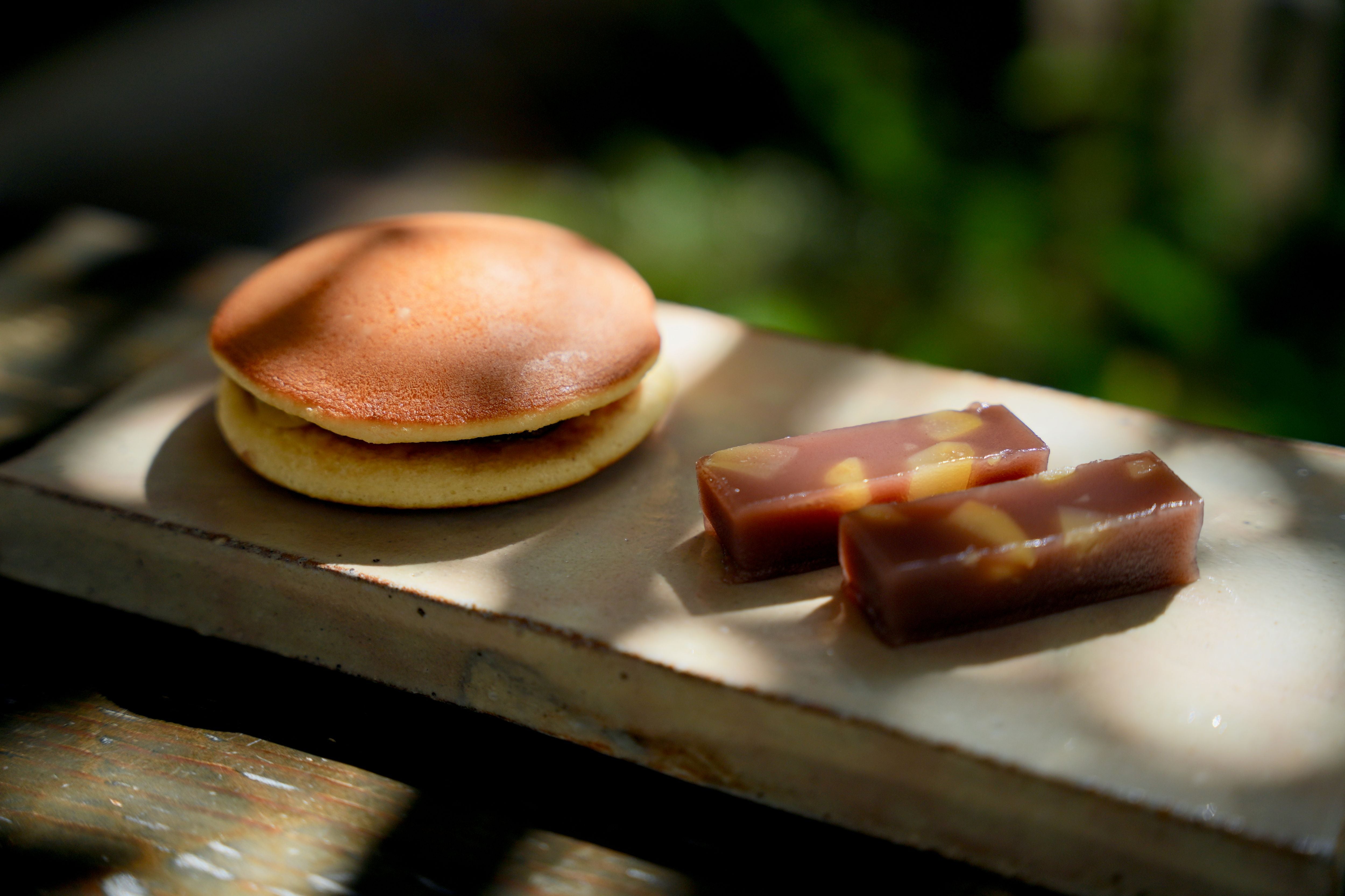 山口の季節を映した外郎と季節菓子 – 蕨菓匠 本多屋